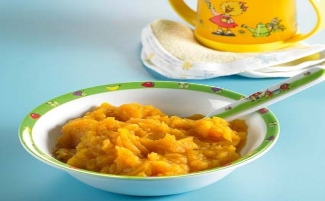 Papilla de camote con melocotón y orejones